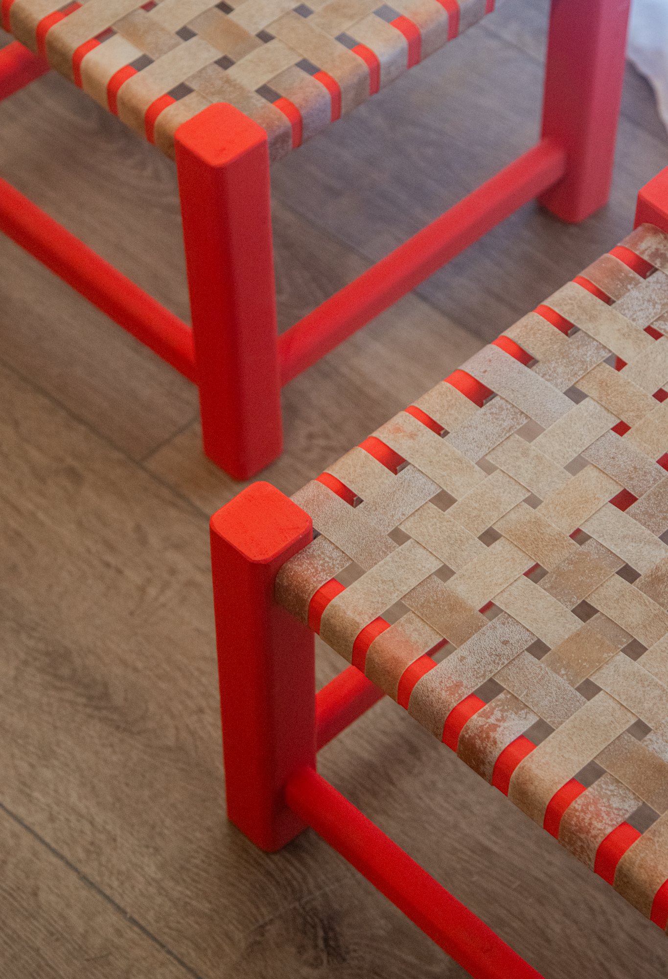 Sillita Trenza madera Roja en lonja natural