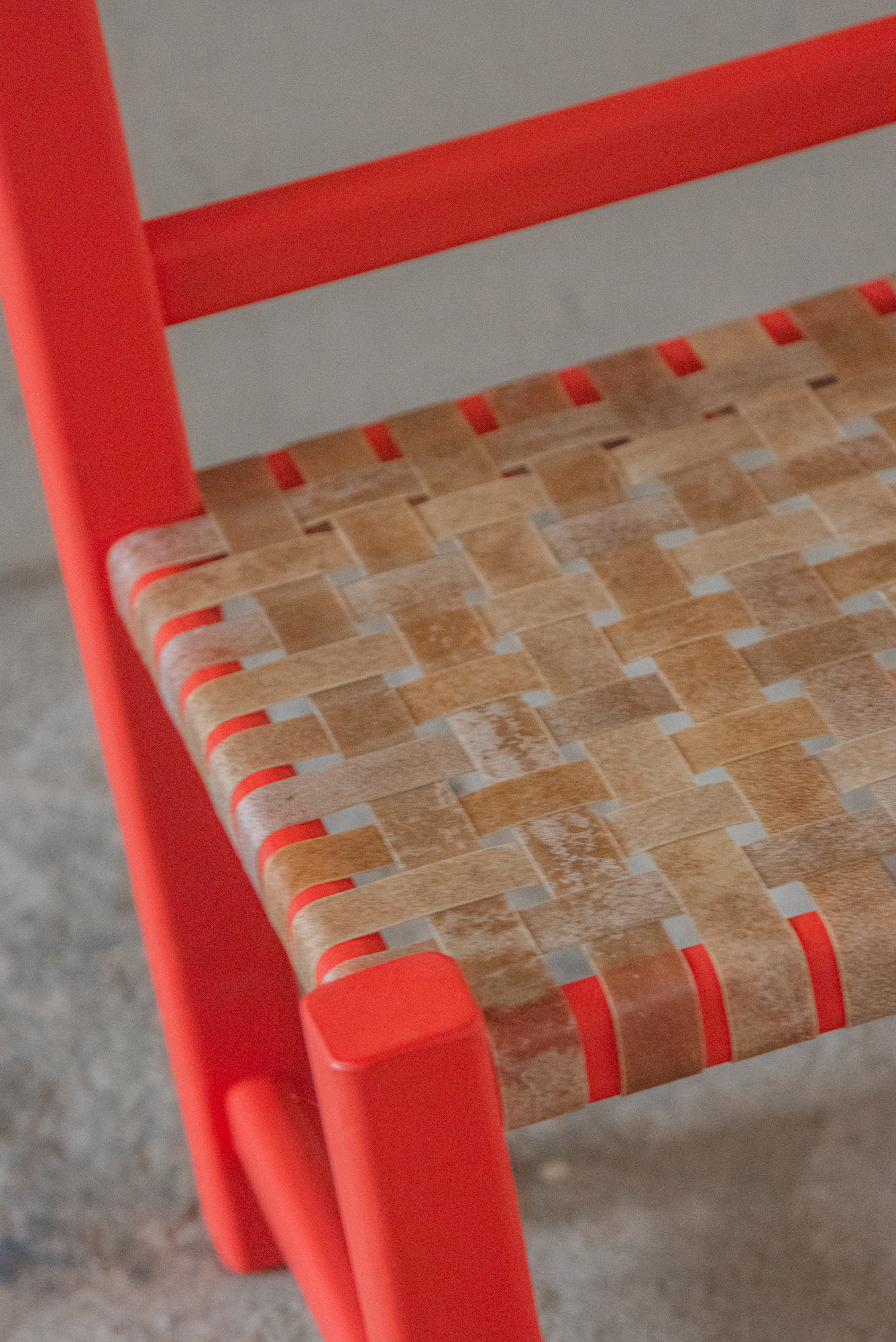 Sillita Trenza madera Roja en lonja natural