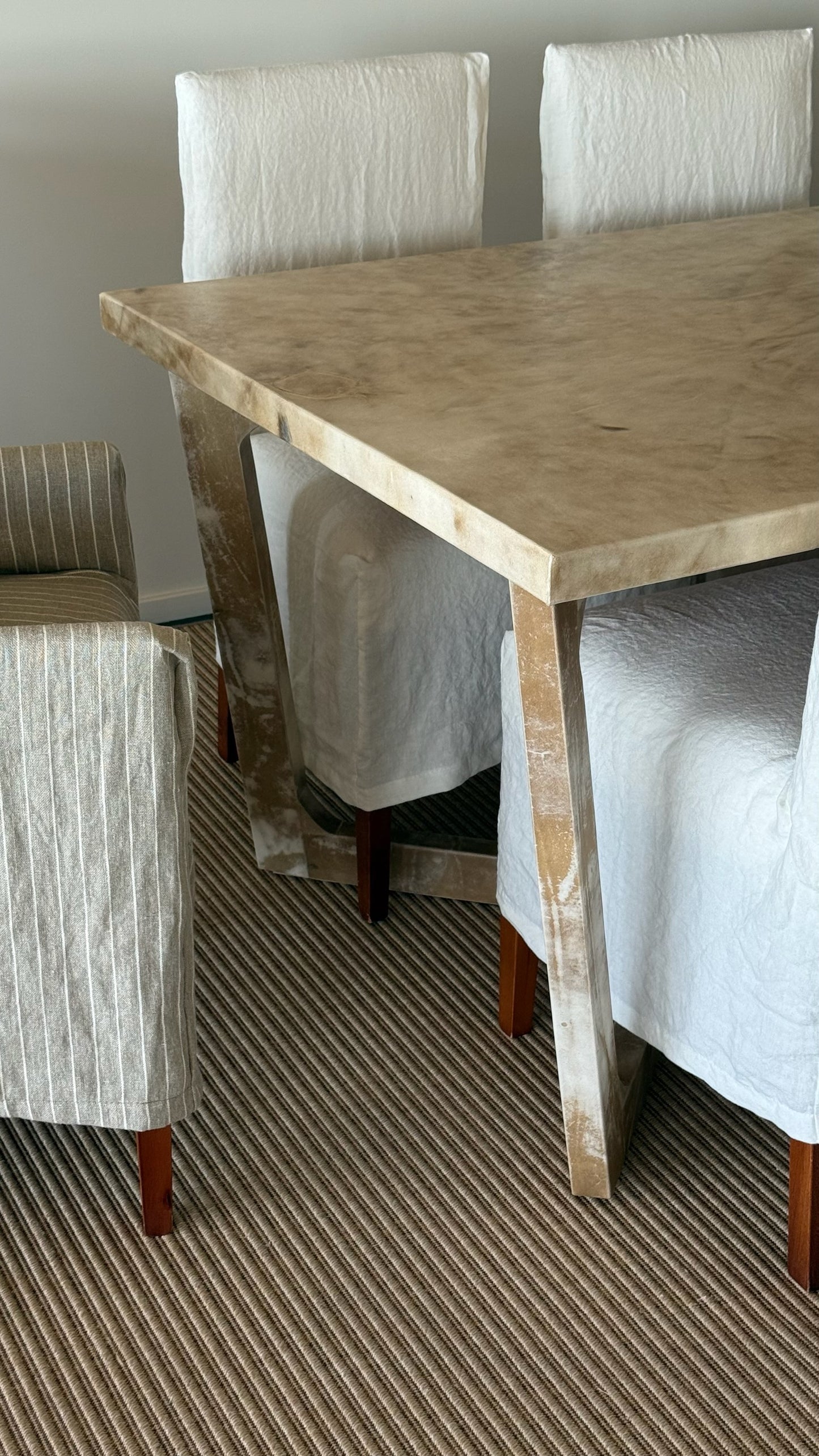 Mesa de comedor Pura en lonja