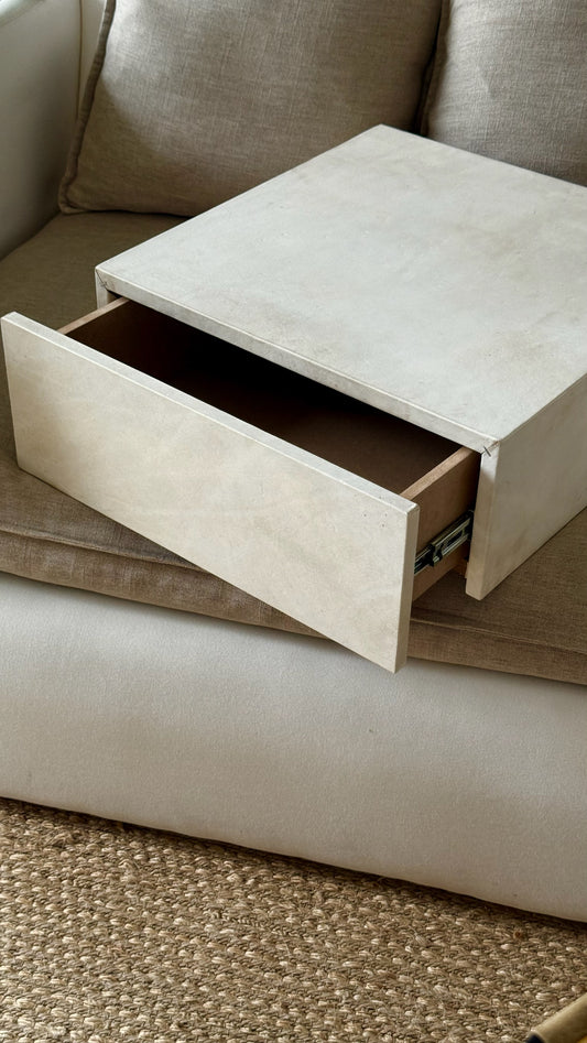 Mesa de luz Ceibo lonja blanca 50X50 [Flotante]