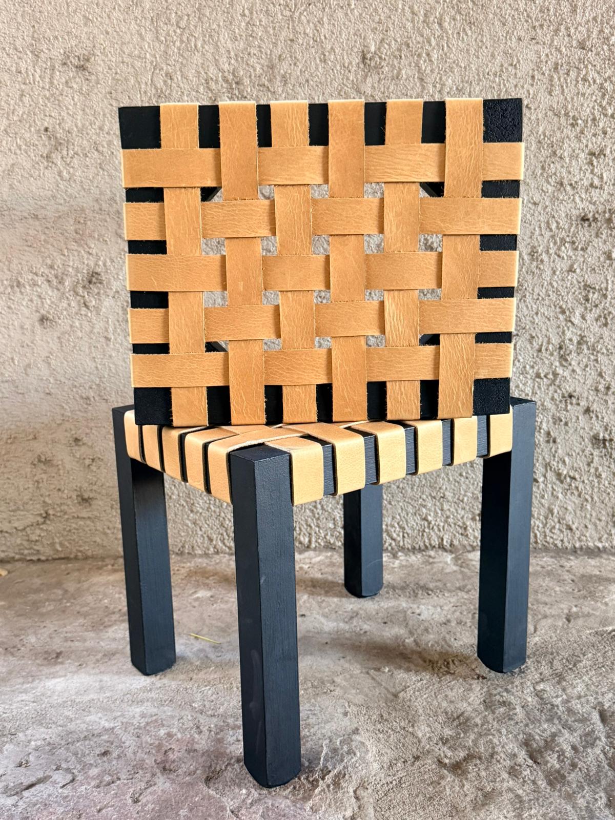 Banco Trenza madera negra en Suela